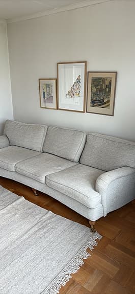 Howardsoffa ljusgrå