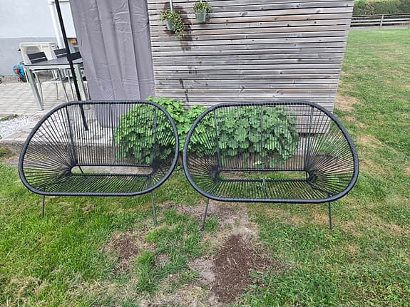 Två utesoffor
