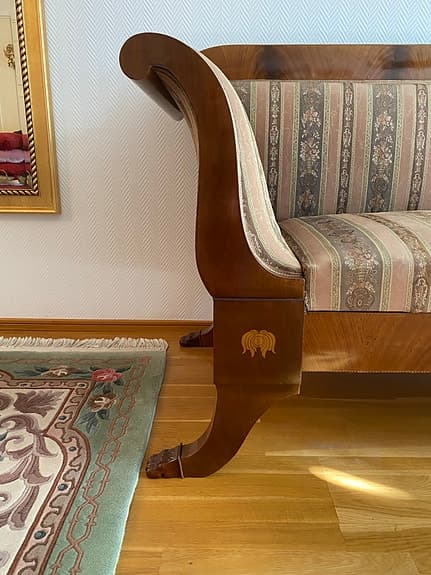 Soffa i Karl Johan-stil