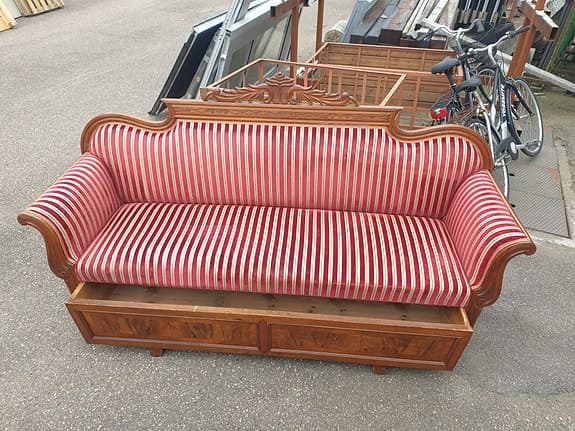 Antik soffan