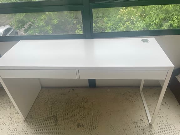 Micke Skrivbord från IKEA