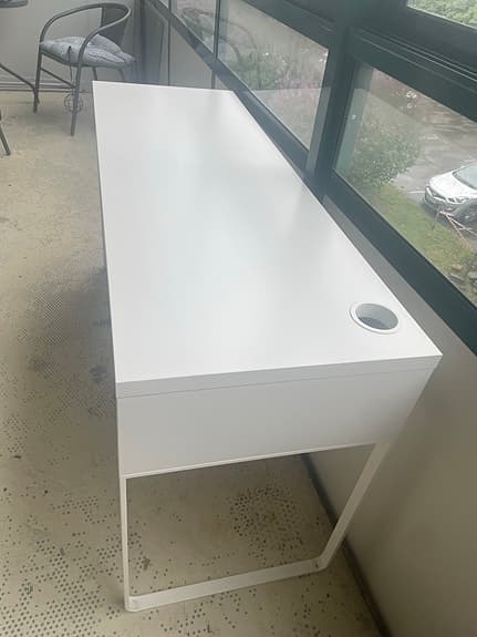 Micke Skrivbord från IKEA