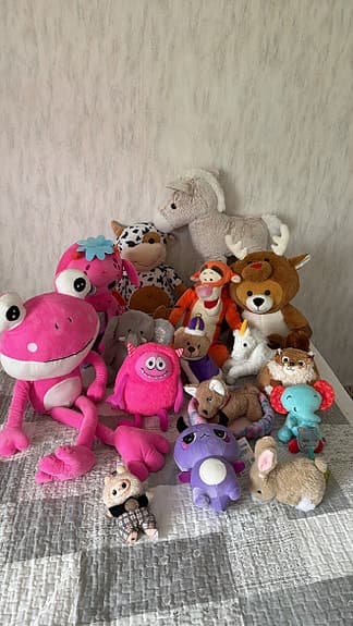 gosedjur groda och nalle ren