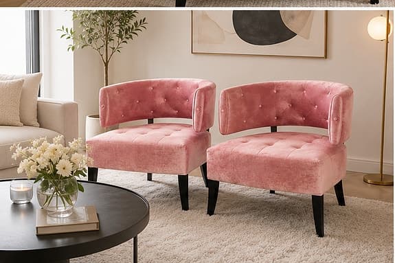 2 fåtöljer i rosa sammet