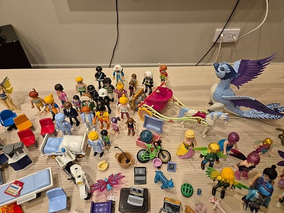 Playmobil blandade figurer, hästar och tillbehör
