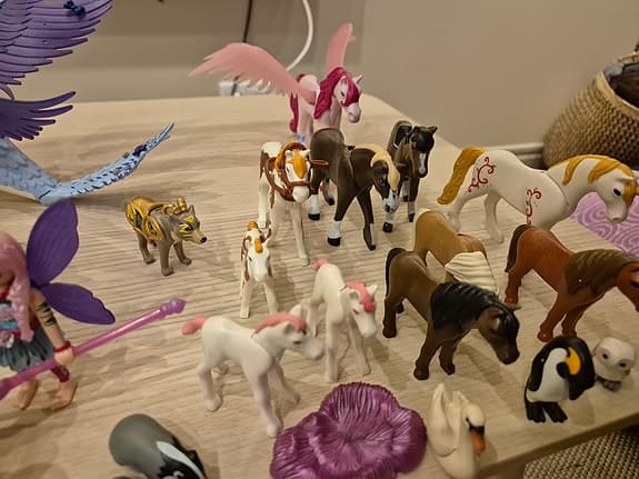 Playmobil blandade figurer, hästar och tillbehör