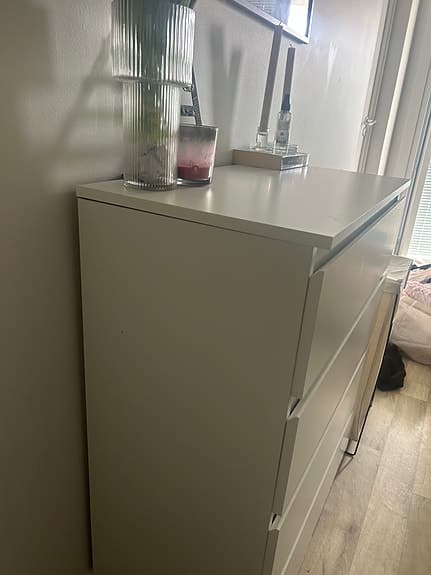 Byrå från Jysk