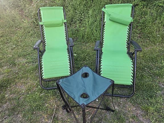 Gröna fällbara solstolar med nackkudde