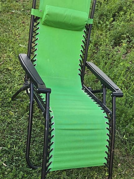Gröna fällbara solstolar med nackkudde