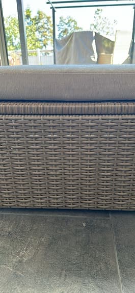 Rotting sittpall med dyna beige