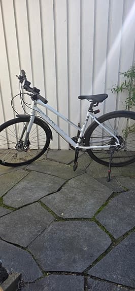 White SC Comp hybridcykel (16 växlar) – Absolut nyskick