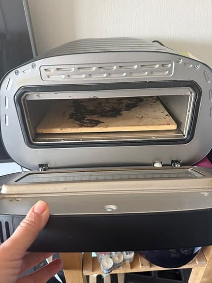 Holms Deli pizzaugn med en effekt på 1700W