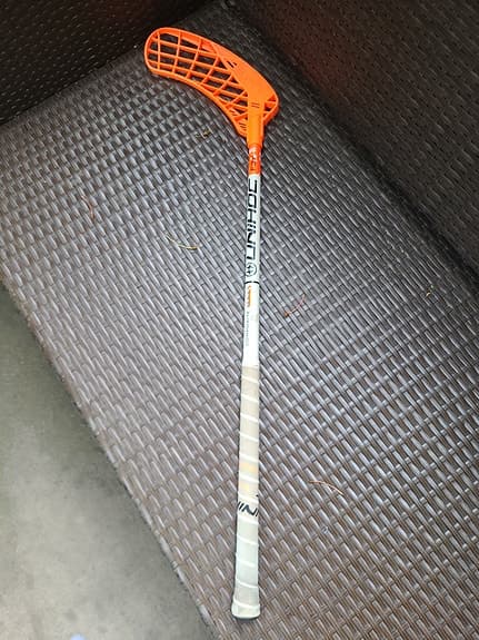 Unihoc innebandyklubba orange blad