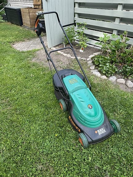 Black & Decker gräsklippare