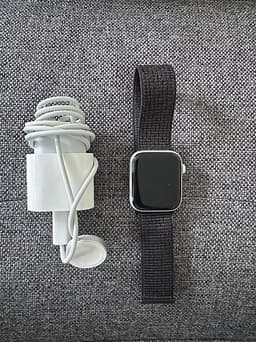 Apple Watch SE med svart armband