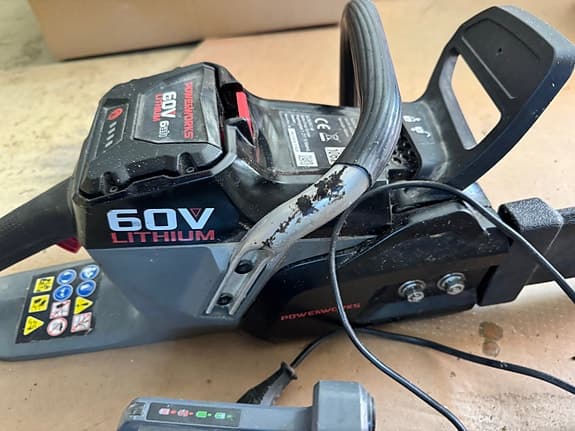 Powerworks 60V batterimotorsåg – med 6Ah batteri & laddare