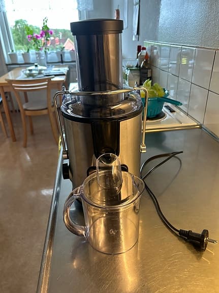Centrifugal Juicer / en juice mixare