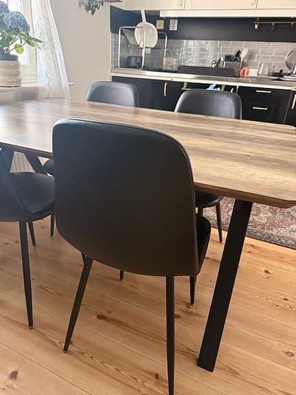 Mio Santos matgrupp med 4 Tracy-stolar