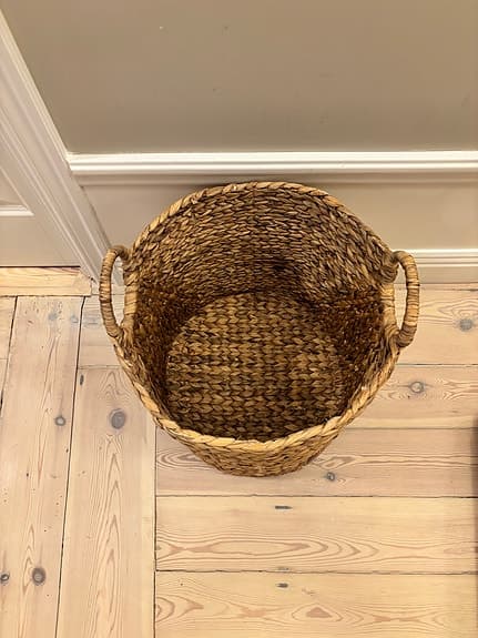 Flätade förvaringskorgar i naturmaterial med handtag, 2st
