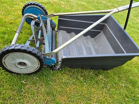 Husqvarna Diamant 40 handgräsklippare med uppsamlare - klippbredd 40 cm