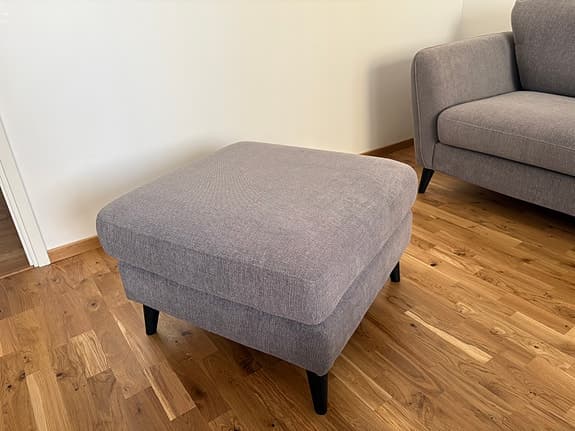 Soffa, fotpall & soffbord säljes