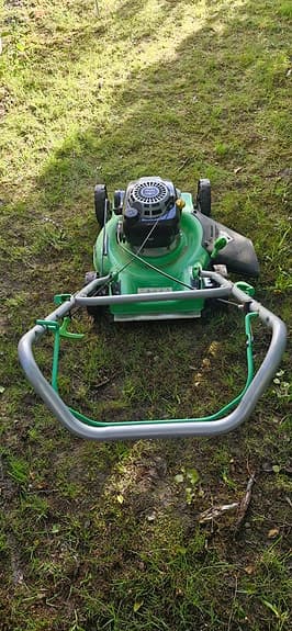 Power Craft gräsklippare bensindriven grön