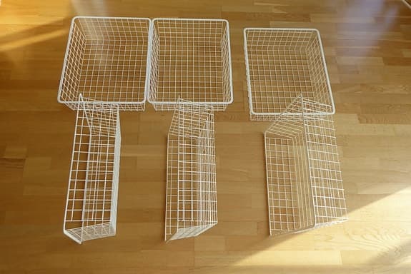 Vita trådkorgar till garderob/förvaring