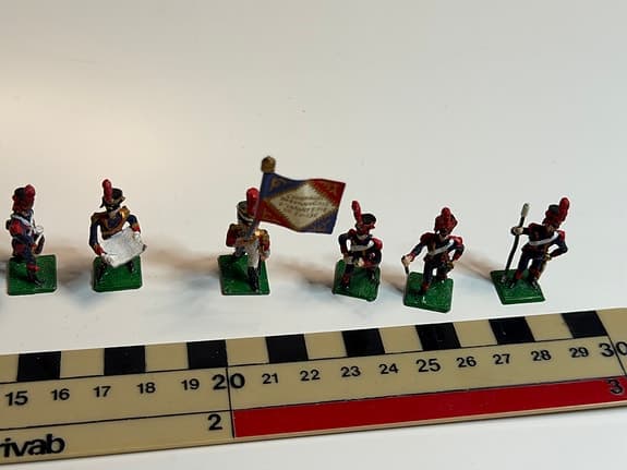 6 st äldre handmålade mini tennsoldater – Napoleon/Suisse infanteri