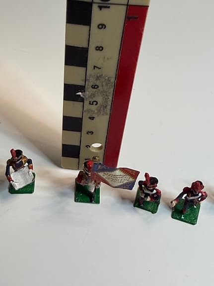 6 st äldre handmålade mini tennsoldater – Napoleon/Suisse infanteri