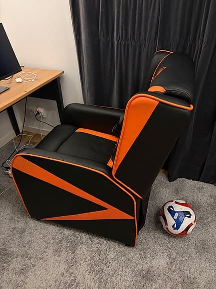 Gaming stol/fåtölj (Deltaco gaming)