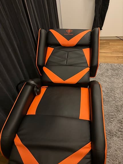 Gaming stol/fåtölj (Deltaco gaming)
