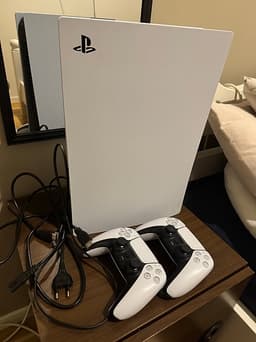 PS5 + 2 kontroller
