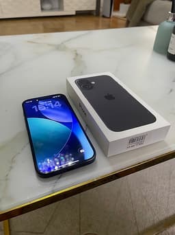 Apple iPhone 16 128 GB svart