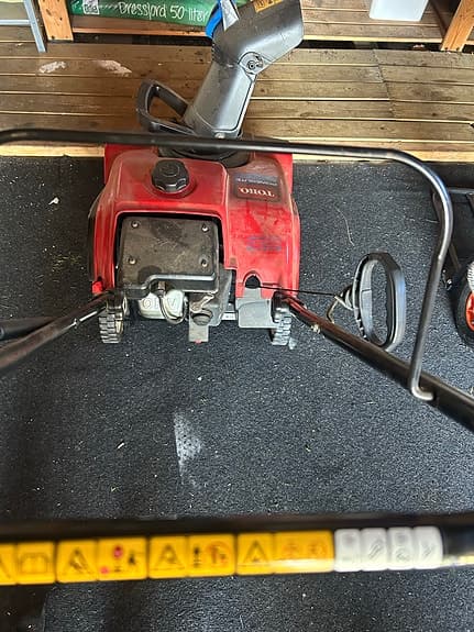 Toro Powerlite snöslunga röd