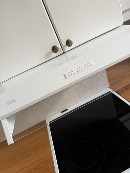 Electrolux glaskeramikhäll med ugn, vit + Franke fläkt (ny)