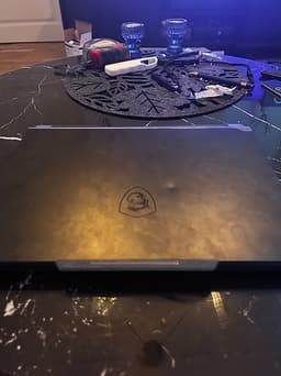 MSI bärbar gaminglaptop 15" svart