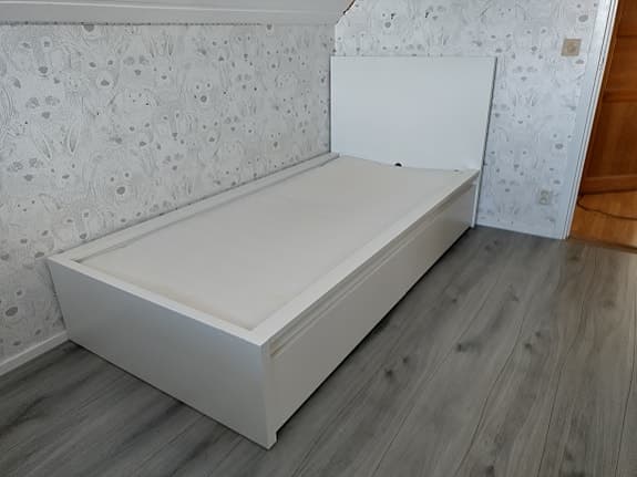 IKEAsäng MALM 90cm