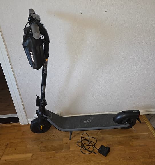 Segway Ninebot KickScooter E2 elsparkcykel svart