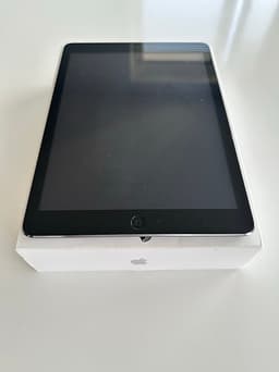 Apple iPad Air 64GB Space Gray