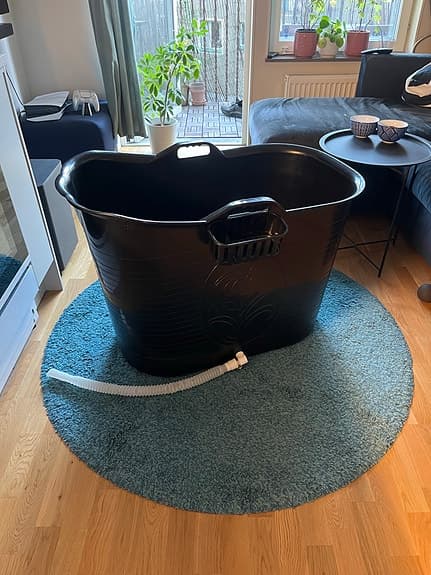 Svart badbalja för vuxna (XL)