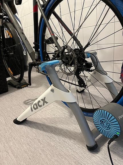 Tacx flow smart trainer