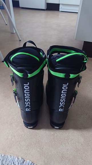 Pjäxor Rossignol Hi-Speed 80 strl 28,5 + medföljande bag.
