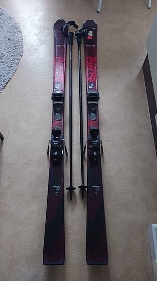Slalomskidor Völkl Ski Deacon ST 175cm + Stavar från SCOTT 130cm.