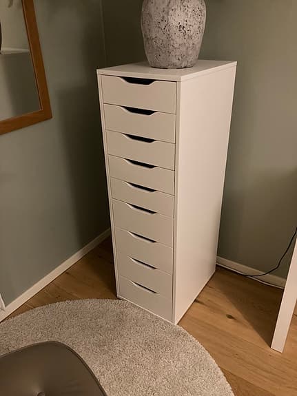 Hurts med 9 lådor Ikea Alex