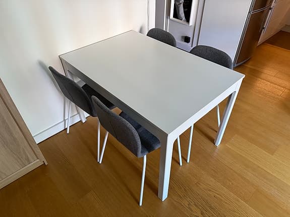 IKEA - Ekedalen, Utdragbart matbord + 4 Stolar