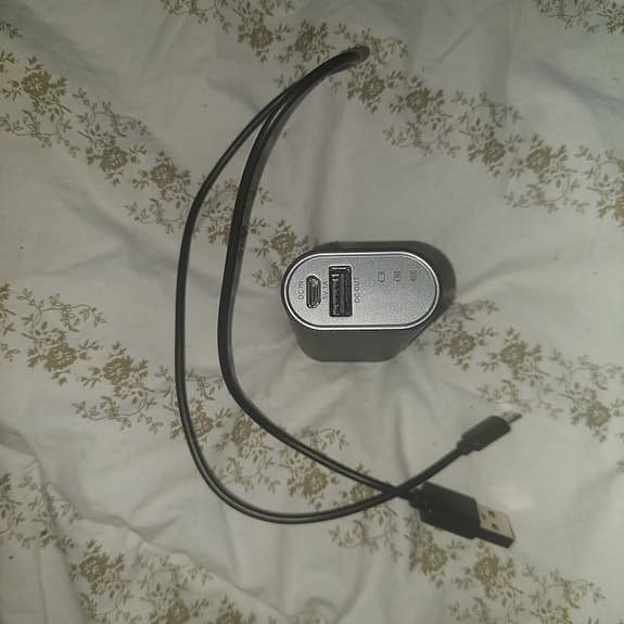 POWERBANK SVART