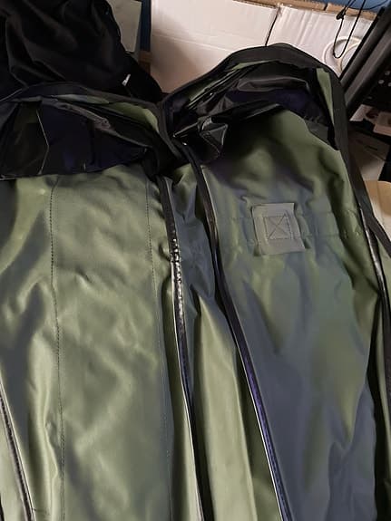 Grön transportväska / fodral med dragkedja för fiskespön