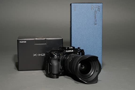 Fujifilm X-H2S + Sigma 17-40mm f/1.8 Art + SmallRig Cage