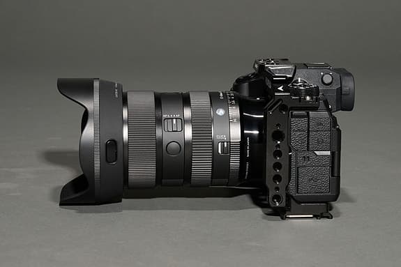 Fujifilm X-H2S + Sigma 17-40mm f/1.8 Art + SmallRig Cage