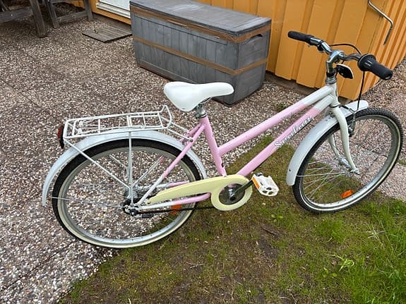 Barncykel 24" rosa med pakethållare